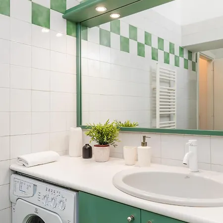 Elegant And Stylish Design In Brera Near The Metro アパート