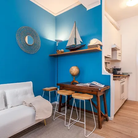 Elegant And Stylish Design In Brera Near The Metro