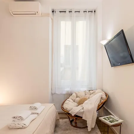 Elegant And Stylish Design In Brera Near The Metro Διαμέρισμα